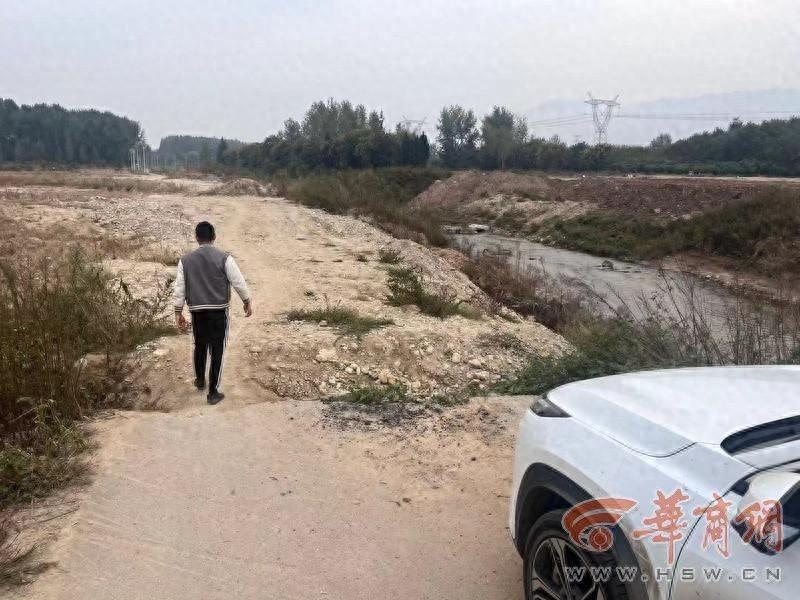 男子夜间开车突遇大坑，车损超万元却无人负责，究竟谁之过？  第1张