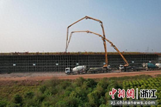 130 天箱梁浇筑完成，浙江交通集团甬金衢上金华城区段项目迎来新进展  第1张
