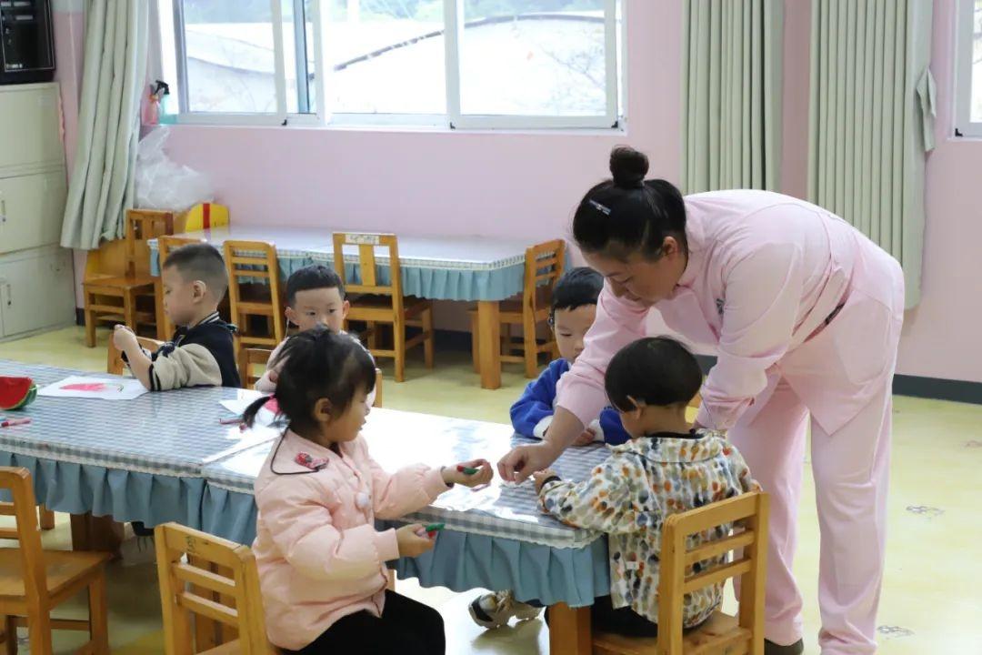 奇迹!听力障碍儿童在贵中医大二附院康复中心竟能流利背诵唐诗 第3张 奇迹!听力障碍儿童在贵中医大二附院康复中心竟能流利背诵唐诗 第3张