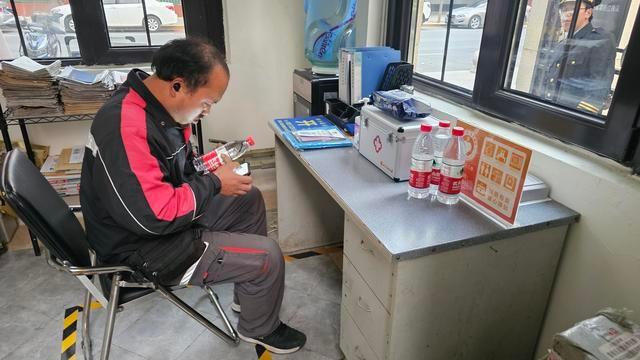 双十一快递量暴增，小区门口乱糟糟，矛盾冲突如何解决？  第2张