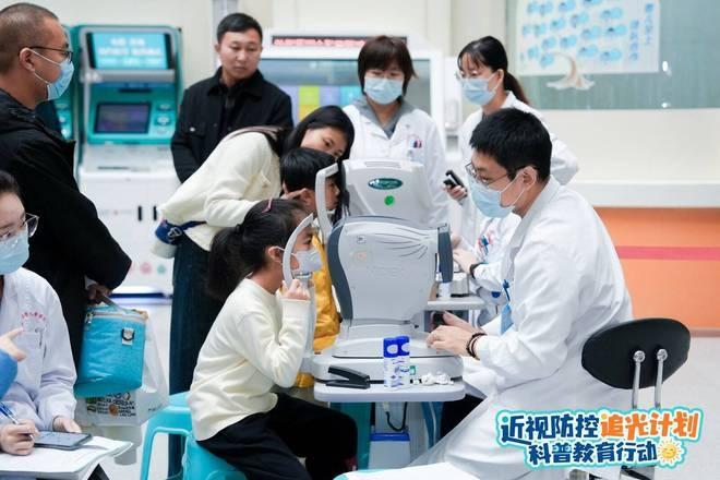 上千组家庭受益！近视防控追光计划科普教育系列行动第五站圆满举行  第3张