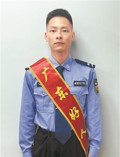 70 多次下水救人！水上救生员李广迪：守护生命是我的职责  第1张