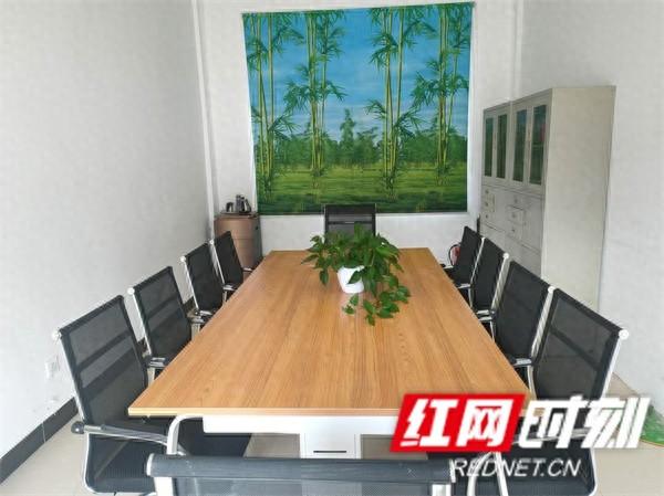 升级后的农家书屋，为何让村民赞不绝口？  第1张
