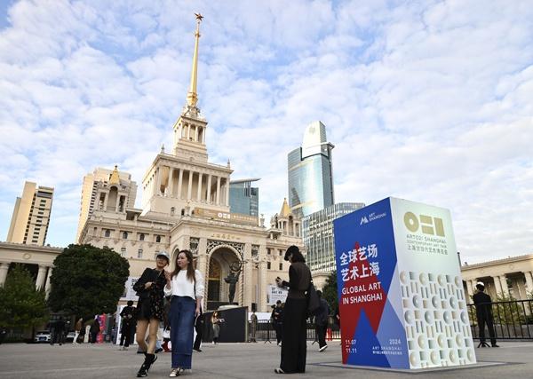 第六届上海国际艺术品交易周落幕，艺术热情却未减，百场活动延续艺术盛宴  第2张