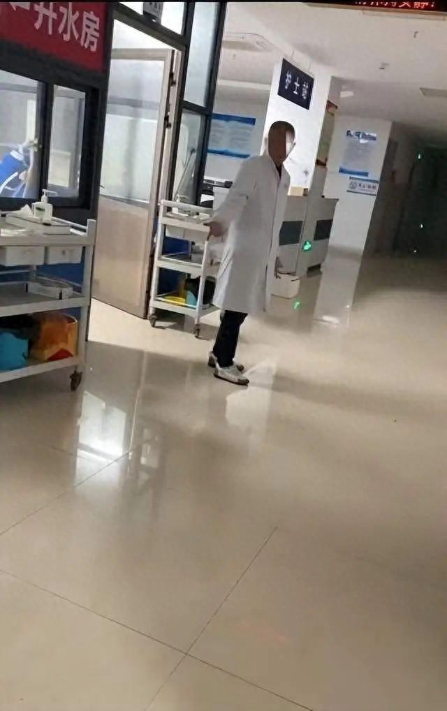 医院值班医生酒后接诊，患儿家属怒了