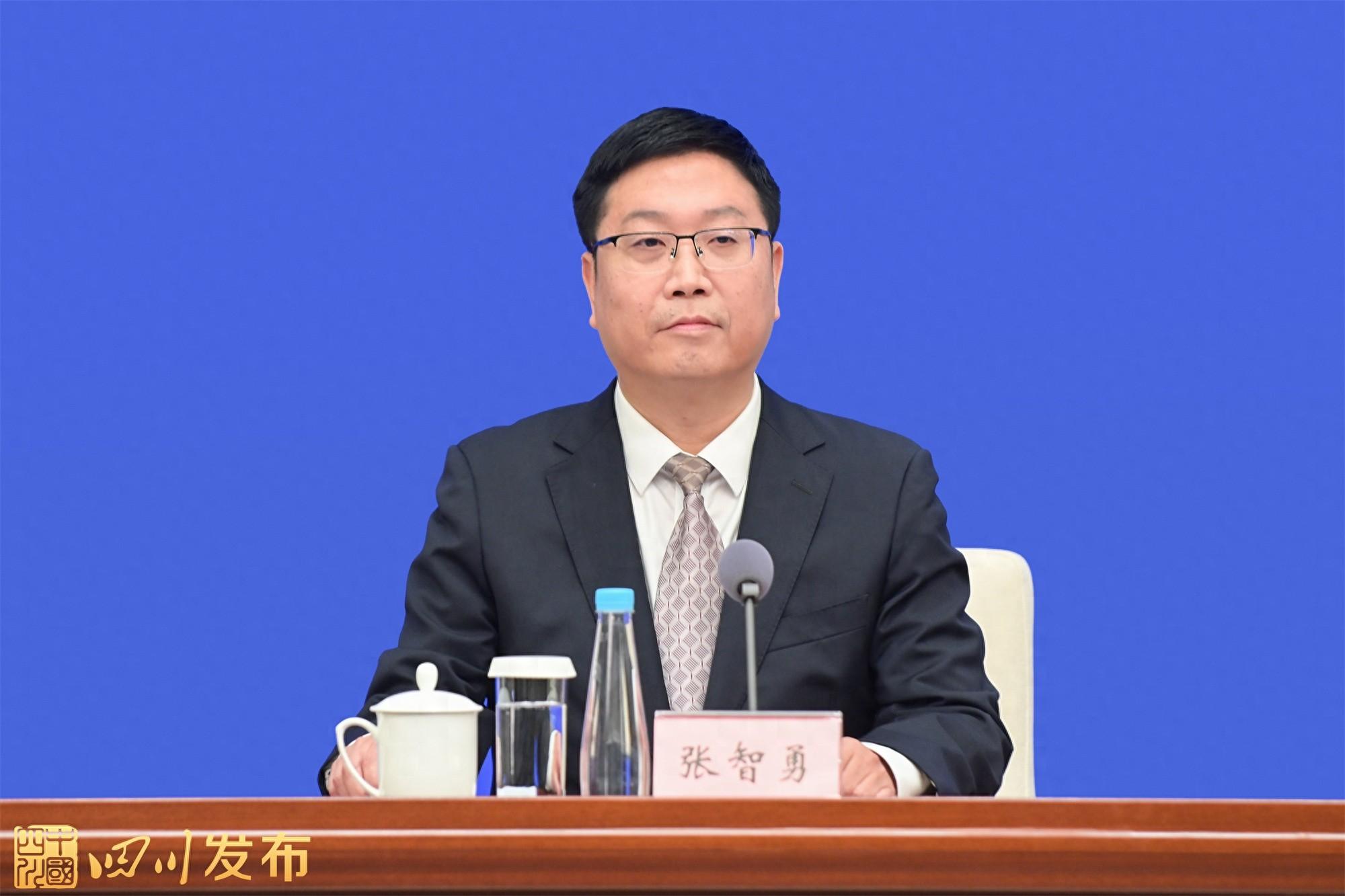 四川遂宁放大招！对外地游客汽车轻微违章只提醒、不处罚，还设万余个潮汐免费停车位  第1张