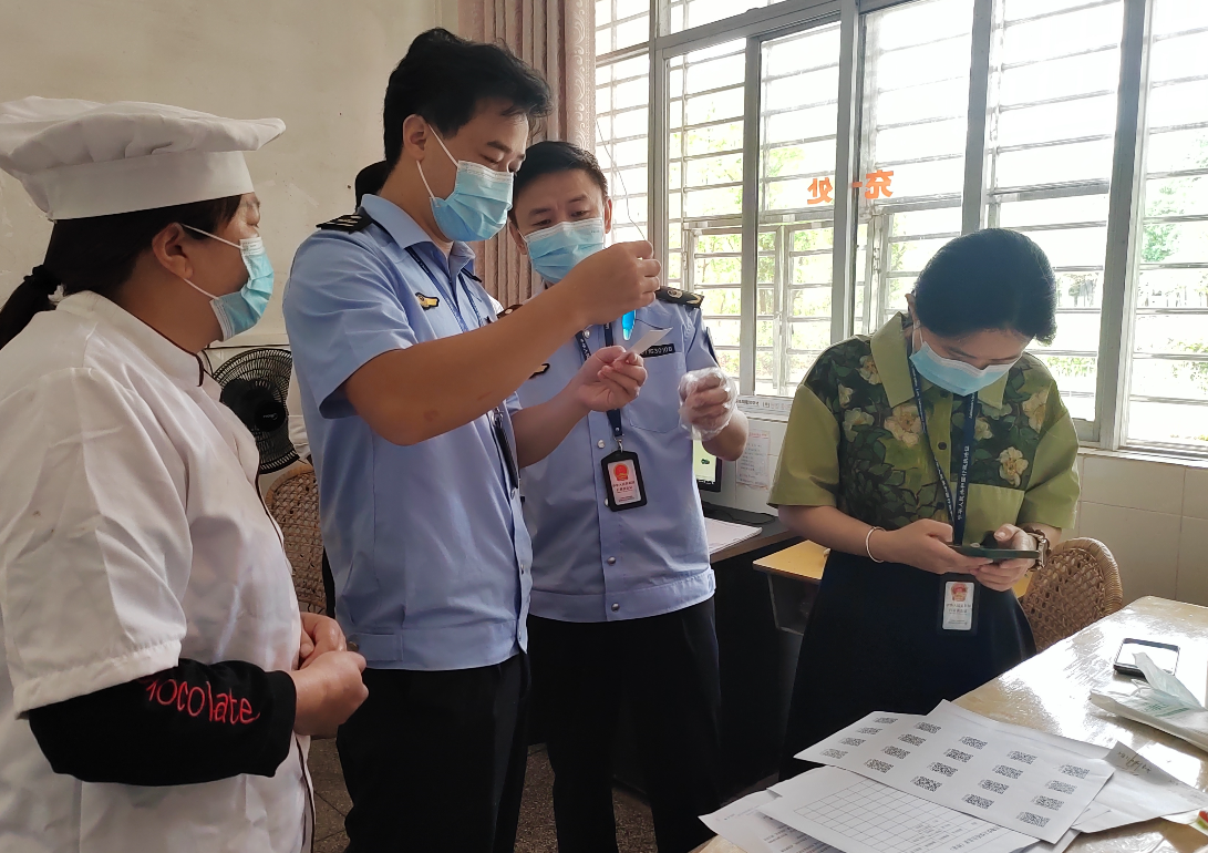 会昌县市场监管局以四个强化举措，筑牢校园食品安全防线  第2张