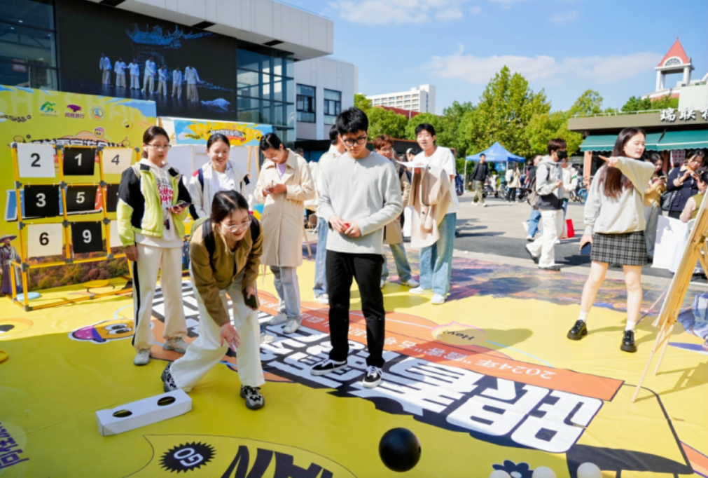 徐霞客与大学生相遇，竟在上海高校擦出这样的火花  第3张