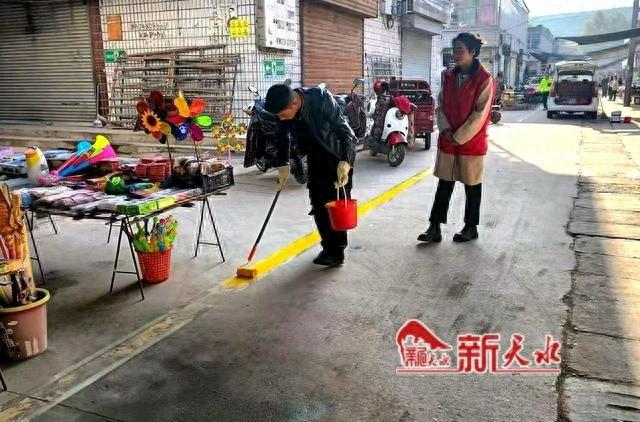 武山县洛门镇成衣市场迎来销售旺季，环境整洁秩序规范，你还不来看看？