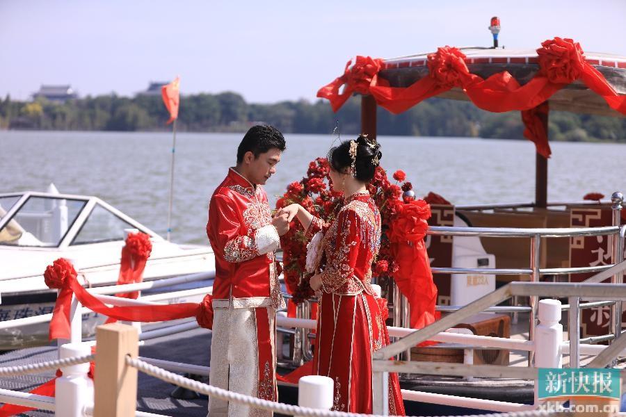 海珠湖结婚登记户外颁证点授牌，新人体验独特，幸福满满  第3张