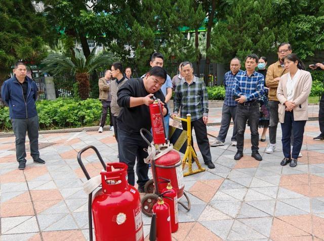 11 月 9 日，福建日报社联合社区举办反恐及消防演练，提升应急能力，共建平安社区  第4张