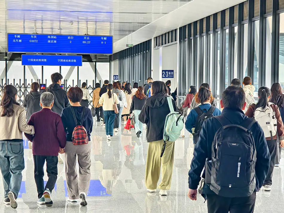 宣城至绩溪高铁满月！沿线车站 31 天安全运送旅客逾 万人次  第2张