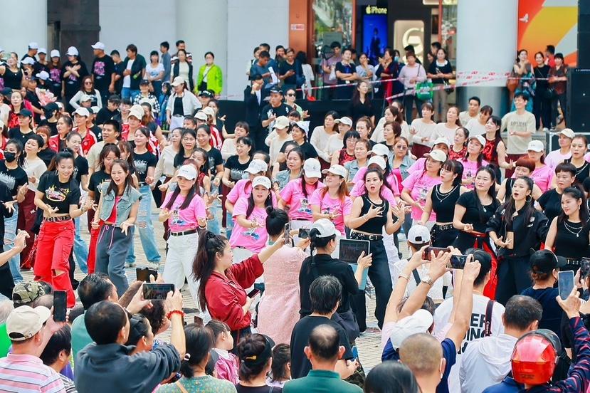 500 余名广场舞爱好者齐聚海口，这场舞林大会你参加了吗？  第2张