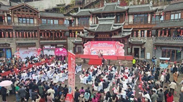 2024 年万州千人相亲会，1000 多名单身男女齐聚，场面火爆  第1张