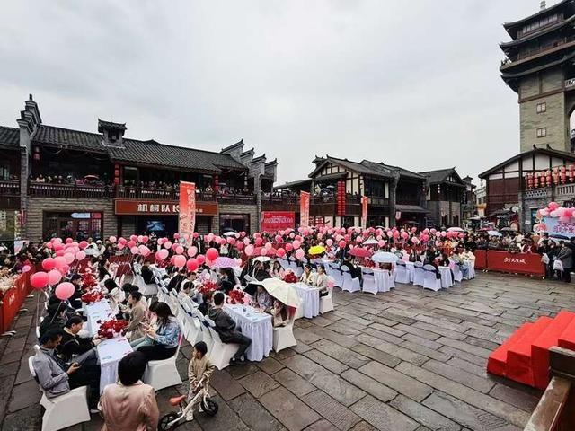 2024 年万州千人相亲会，1000 多名单身男女齐聚，场面火爆  第3张