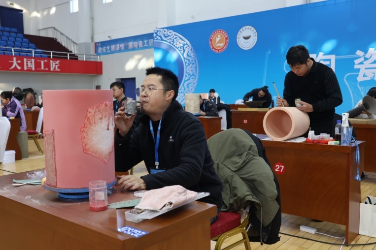 192名陶瓷高手齐聚朔州，谁将成为全国陶瓷装饰工的王者？  第3张