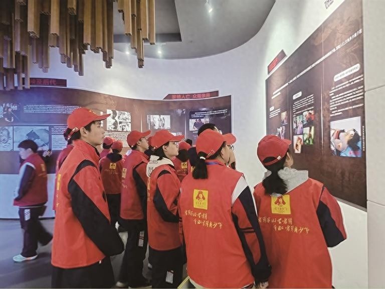 震撼！高中生亲历禁毒馆，毒品真相令人心惊胆战  第1张