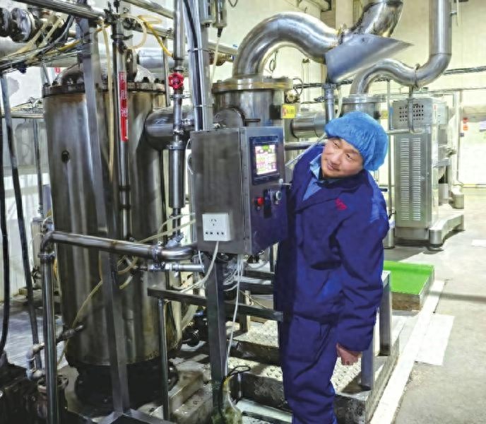 46岁高级工程师杨振江：从螺丝钉到精密设备，他用双手创造奇迹  第1张