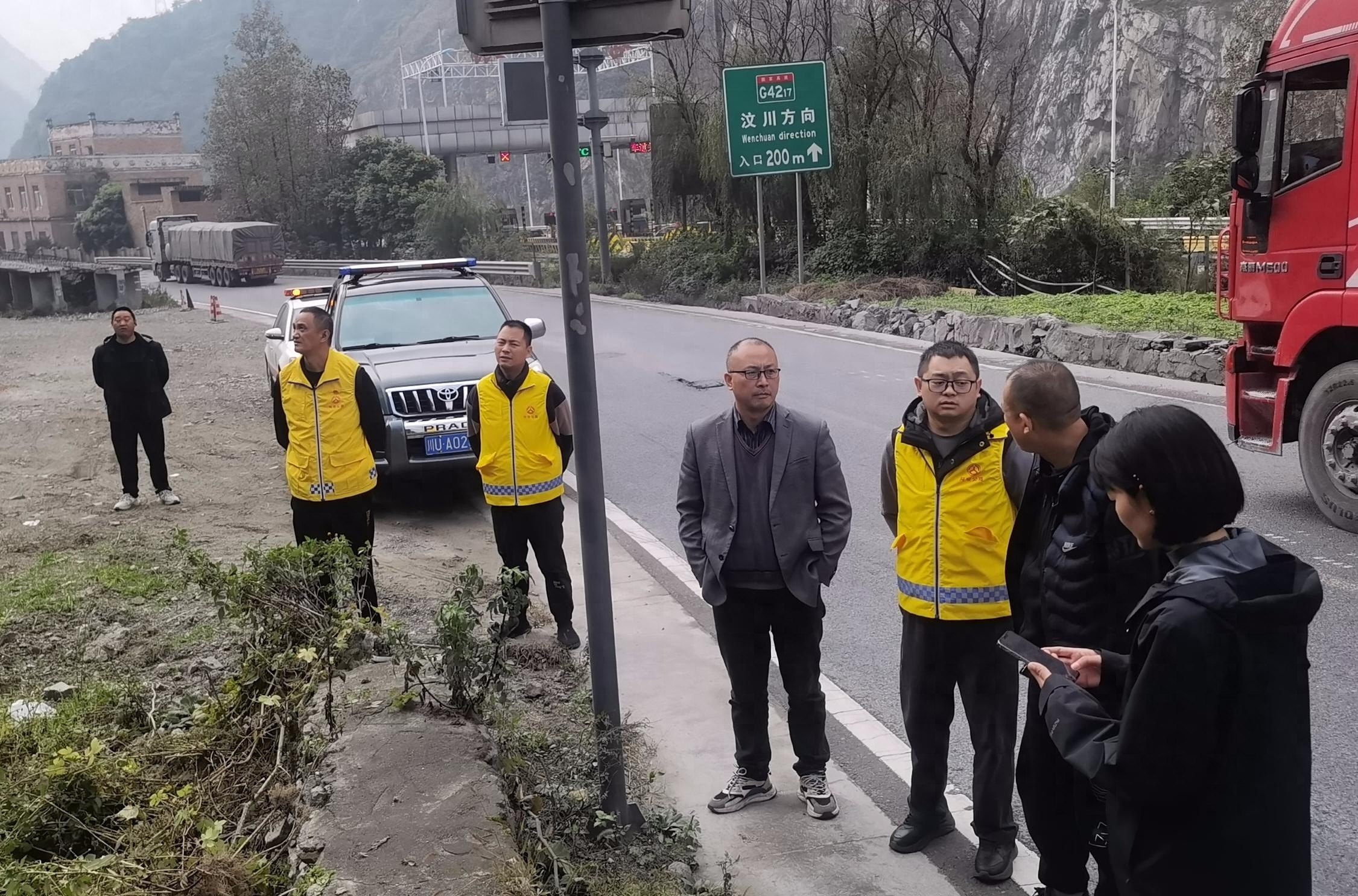 汶川公路管理分局铁拳出击，百日行动全面提升道路交通安全  第1张
