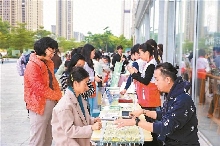 每月一次的文明集市，如何让垃圾分类和中医义诊深入人心？  第1张