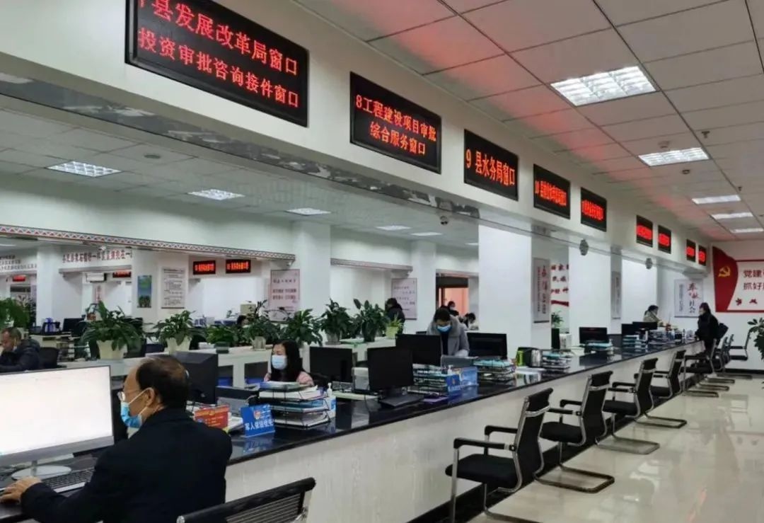 临沧市沧源佤族自治县政务服务改革大突破：100%事项进驻，服务群众最后一公里打通  第2张