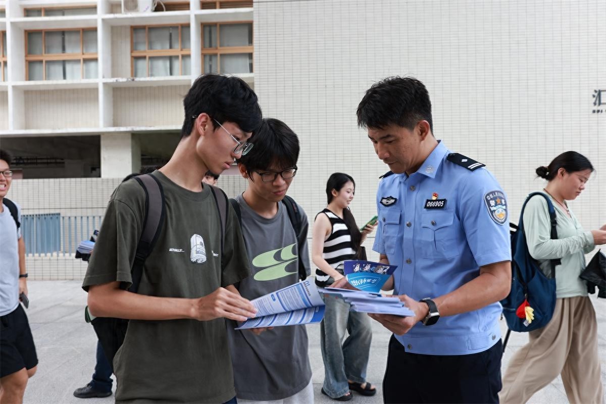 网络安全宣传活动火爆深圳大学，师生齐学防范知识，骗子无处遁形