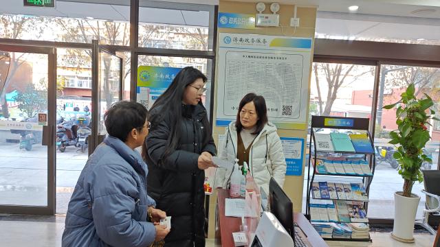 聋哑居民办事难？社区工作人员手把手贴心服务，温暖传递每一个细节  第3张