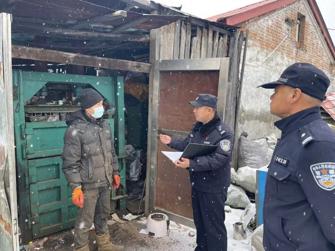 大兴安岭警方大走访：警民共话，解决百姓急难愁盼问题  第1张