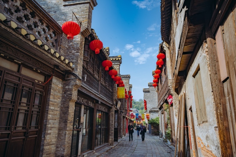 揭秘2024江苏影视剧热门取景地：西津渡如何凭借独特魅力脱颖而出？  第2张