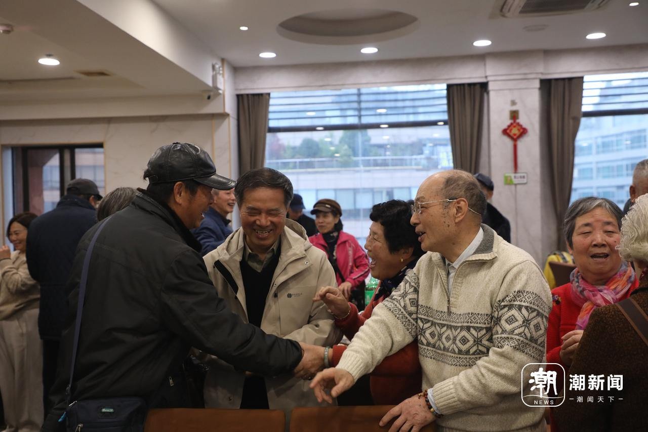 27年重逢！昔日工友再聚首，青春记忆温暖重现  第2张