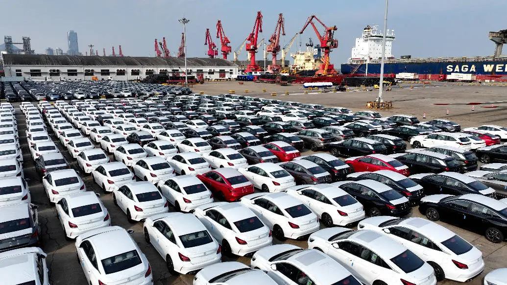 中国汽车出口销量罕见下滑，新能源汽车市场将何去何从？