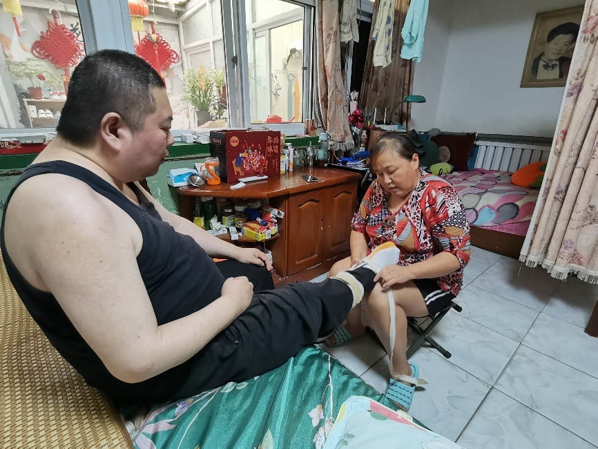 她用爱与坚韧撑起一个家：马振英的孝老爱亲感人故事  第3张