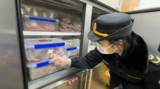 100%支持！兰州严查餐饮安全，网友点赞效率惊人，你点我检成新宠  第2张
