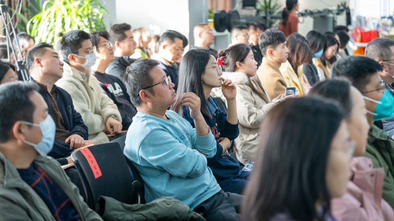 独家揭秘：新闻界大咖关中如何将易碎品打造成纪念品？  第2张