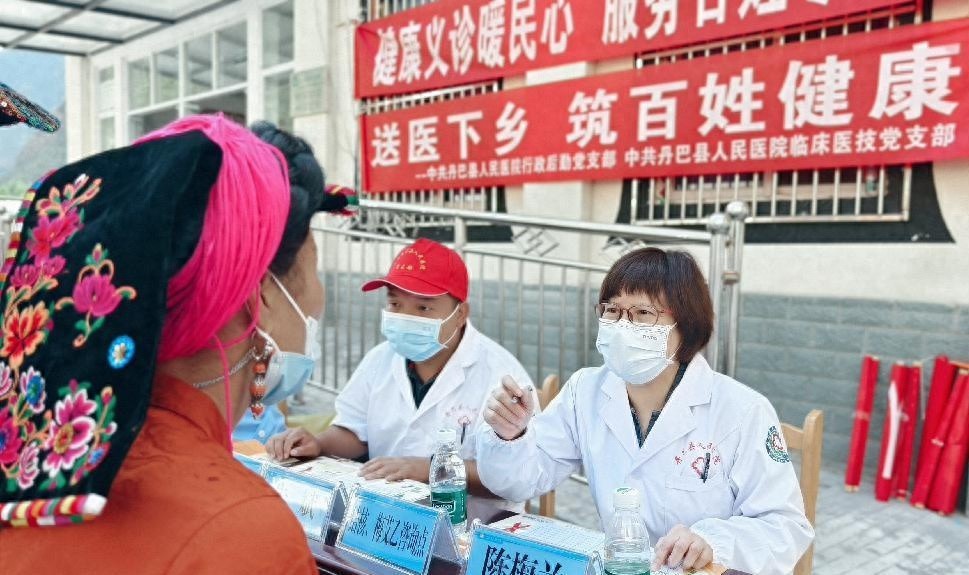 3个月，3位医生，他们在丹巴县留下了什么？