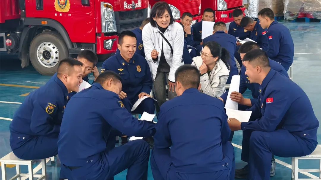 云南师范大学专家亲临指导，助力森林消防指战员心理健康提升  第4张