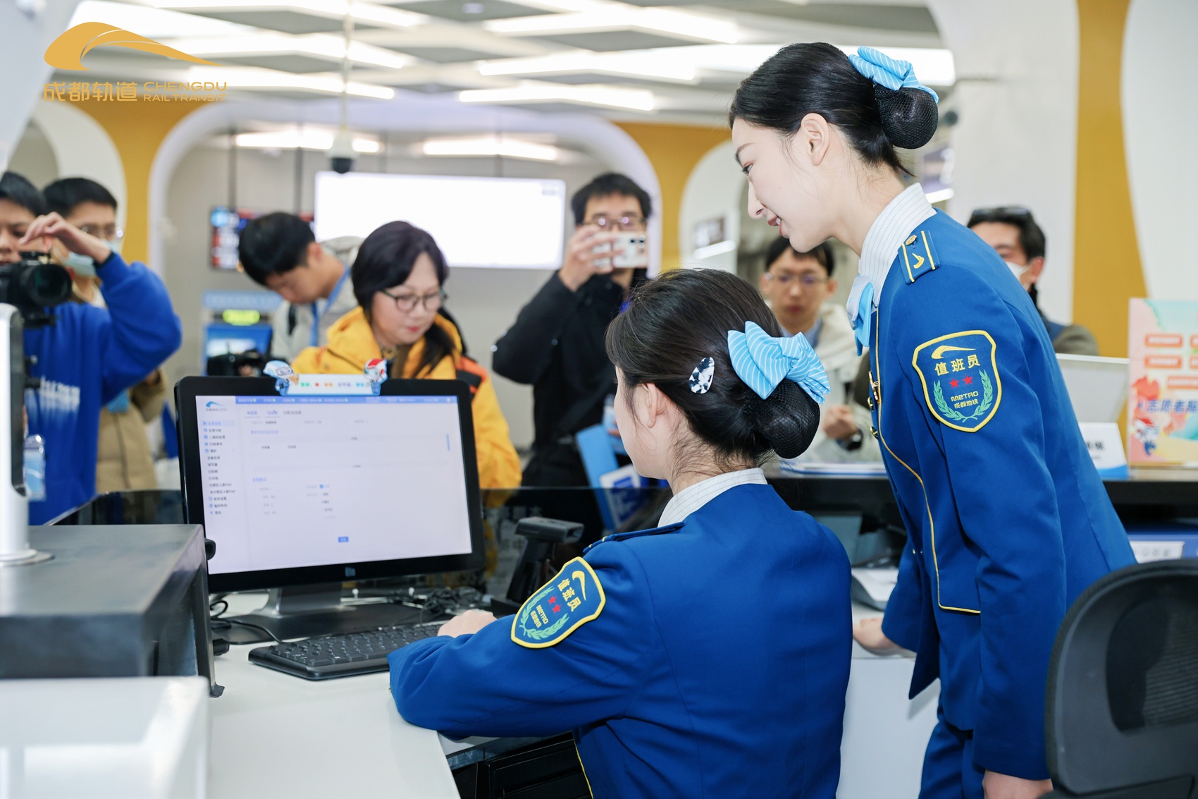 成都27号线一期全自动地铁即将开通，市民抢先体验黑科技新体验  第3张