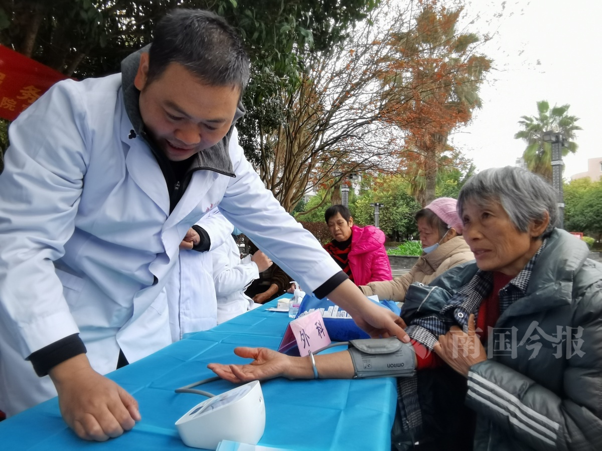 柳州寒冬暖心义诊：65岁以上老人免费健康服务超额完成，明年全覆盖  第3张