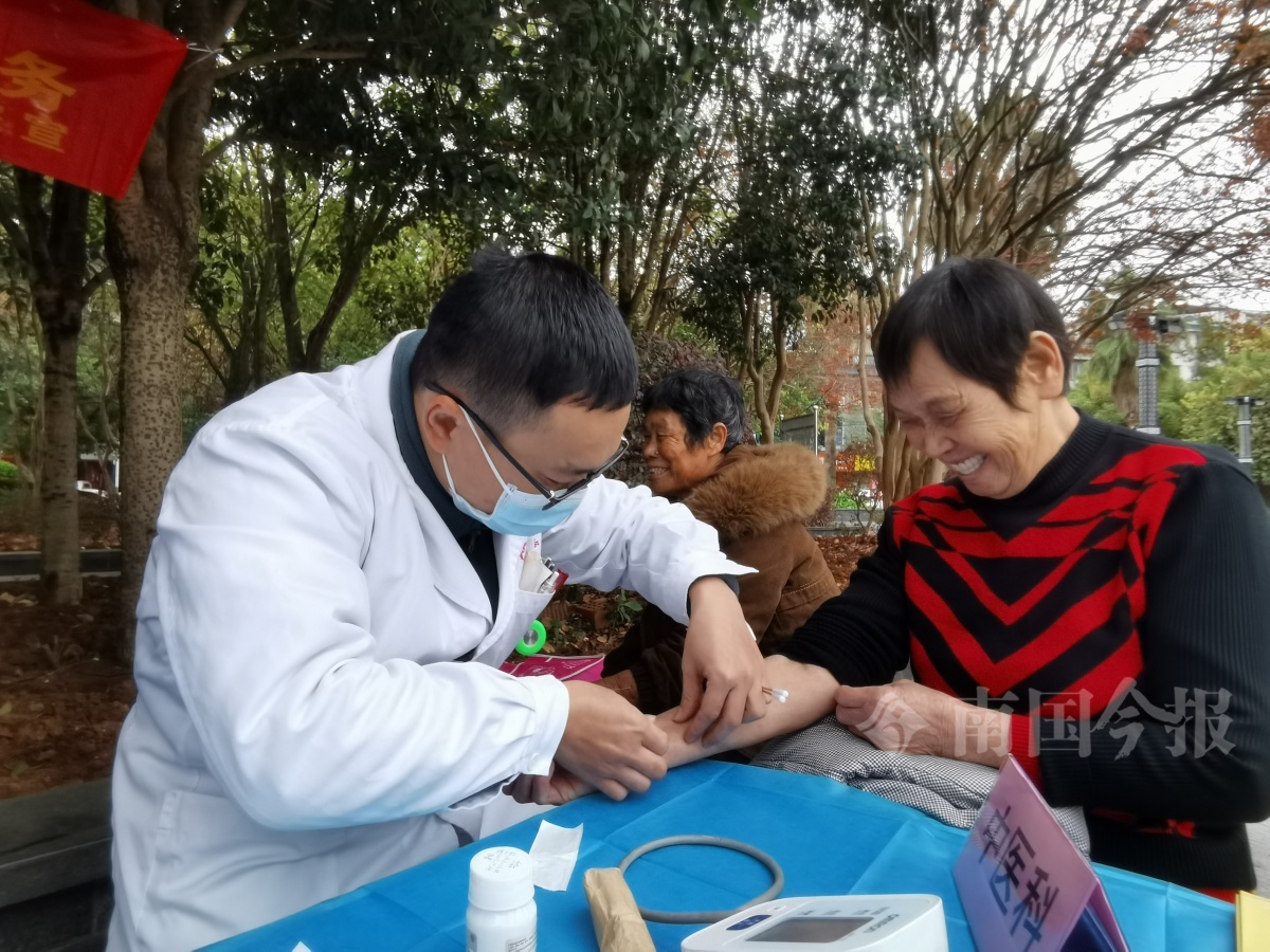 柳州寒冬暖心义诊：65岁以上老人免费健康服务超额完成，明年全覆盖  第4张