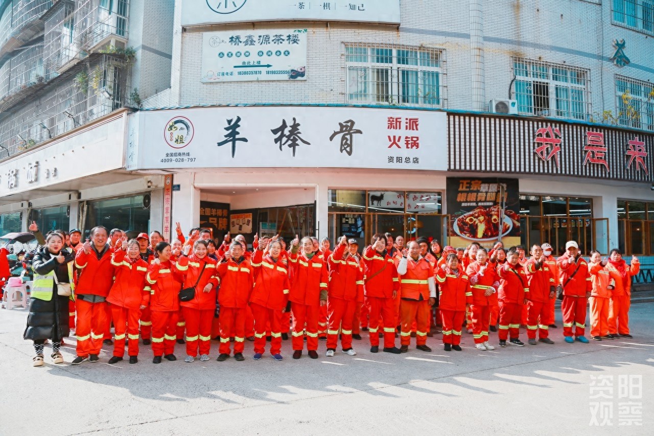 寒冬里的温暖奇迹：100名环卫工人的爱心午餐，背后的故事让人泪目
