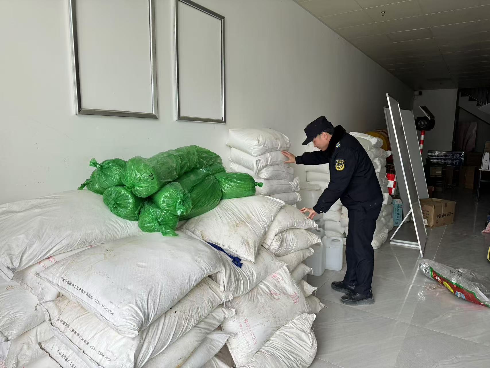 合肥1.4万环卫工备战低温雨雪，市民出行安全有保障  第2张