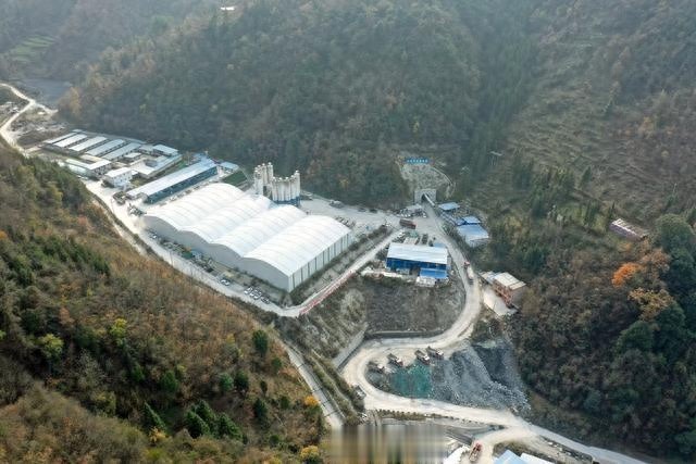西康高铁华家山隧道贯通：秦岭腹地首条超万米隧道，如何保护生态屏障？