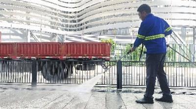 青浦区 20 余位劳模工匠亲自上阵，做一天城市美容师  第2张