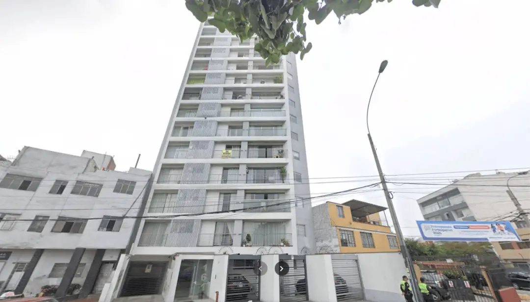 网传警察将中国男子从高楼扔下，真相究竟如何？  第5张
