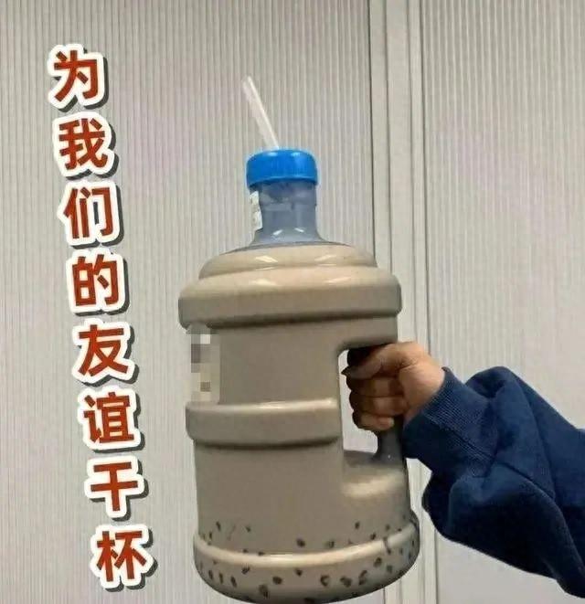 13 岁初中生每天一杯奶茶，竟导致满口牙烂掉
