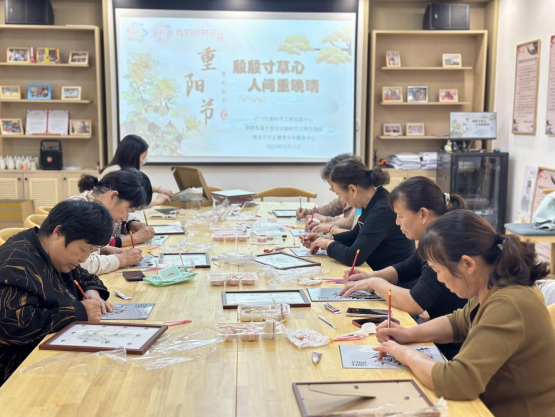 重阳节，秣陵街道牛首社区带老人体验非遗浪漫  第2张