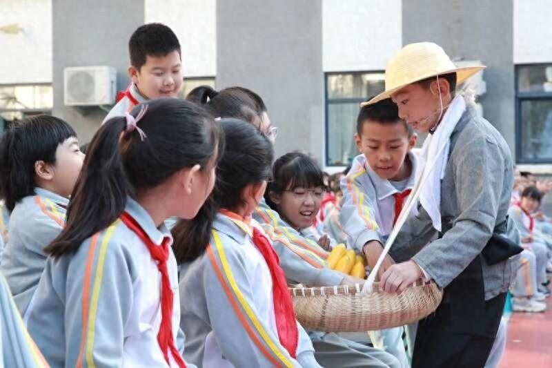 东交民巷小学京味文化节启动，精彩表演展现素质教育成果  第1张