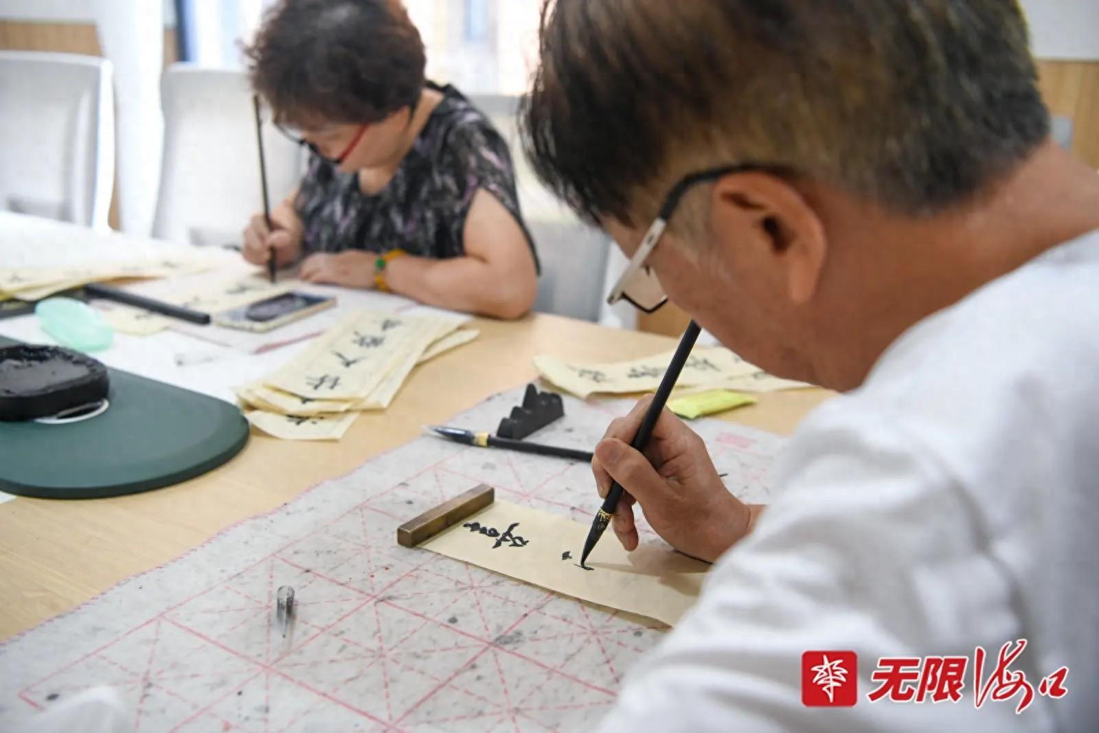 重阳节琼山区关爱老年人活动精彩纷呈，快来看看