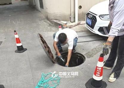 北苑街道已完成 428 套窨井盖防坠网安装，居民出行安全有保障  第2张