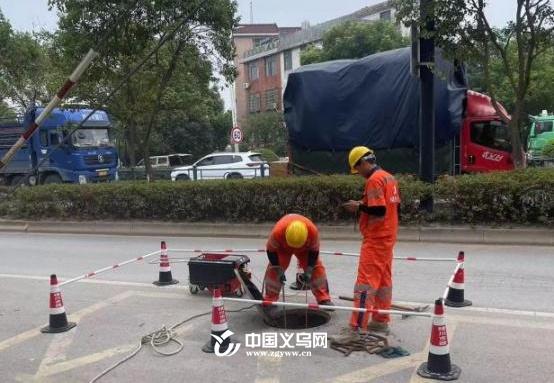 北苑街道已完成 428 套窨井盖防坠网安装，居民出行安全有保障  第3张